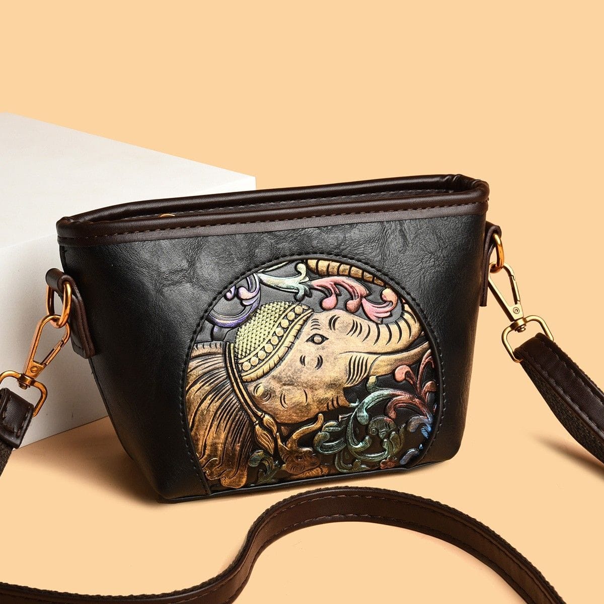 HIGH QUALITY IMPORTED HANDBAG AND SLING BAG WID HIGH END QUALITY CLASSY LOOK WID PREMIUM QUALITY GUARANTEED