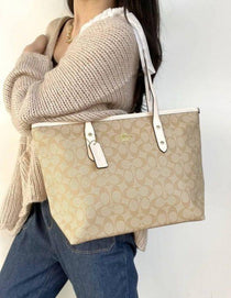 C-Inspired City Tote Bag With Box