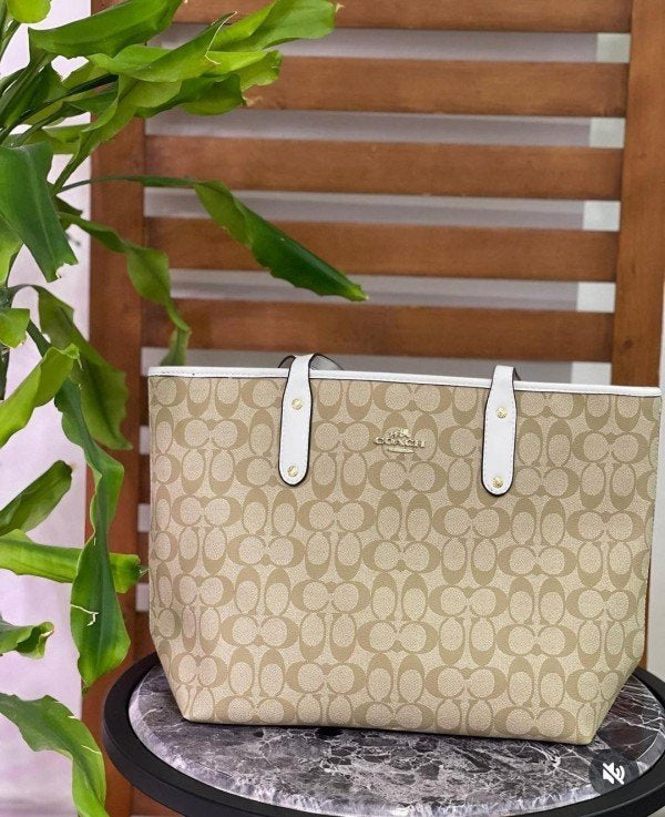 C-Inspired City Tote Bag With Box Main image