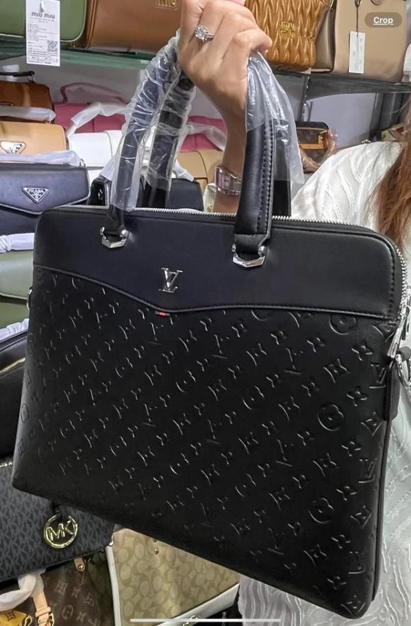 LV-Inspired Laptop Bag With Dust Bag Secondary image