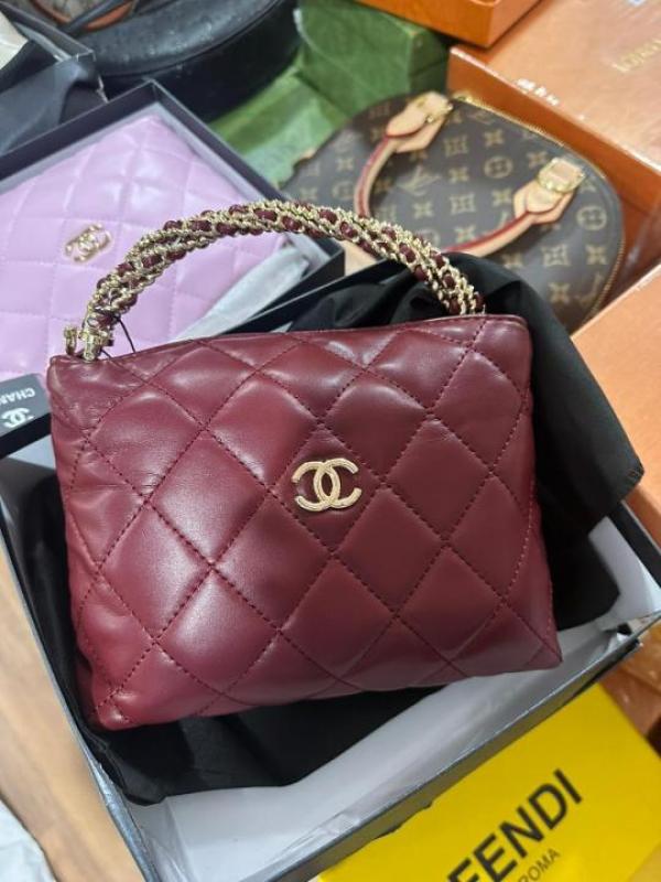 Chanel-Inspired Cavior Quilted Crossbody Bag Gold Chain With Box And Dust Bag (Maroon) Secondary image