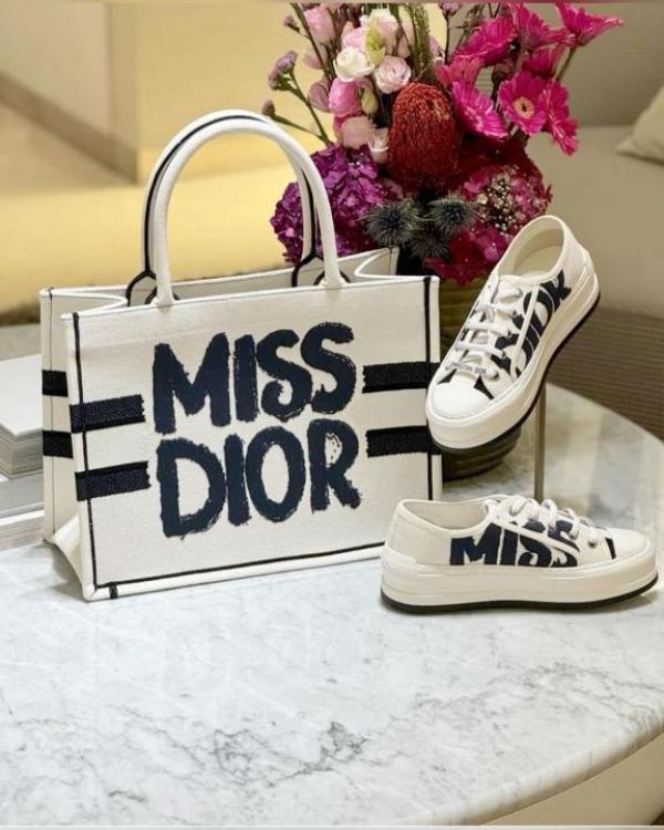D-Inspired Book Tote (White)