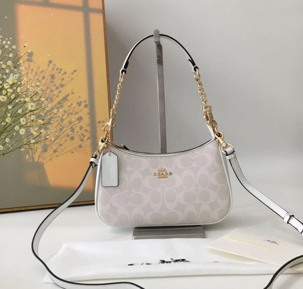 C-Inspired Teri Shoulder Bag (White)