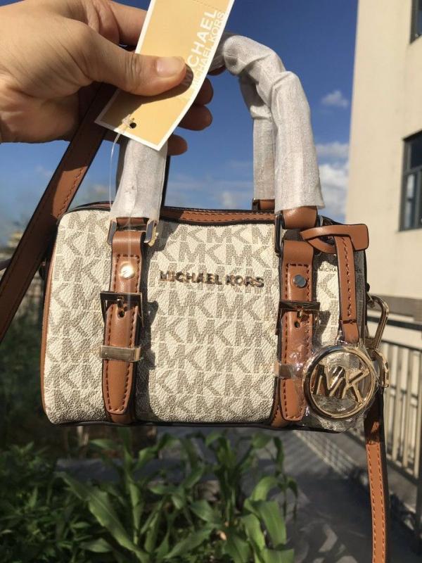 MK-Inspired Bedford legacy small bag with box (biege)