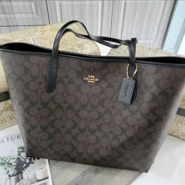C-Inspired City Tote Bag With Box