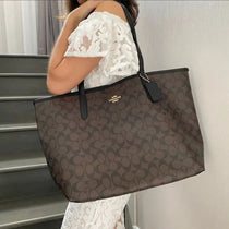 C-Inspired City Tote Bag With Box