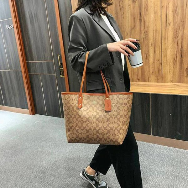 C-Inspired City Tote Bag With Box (Beige)