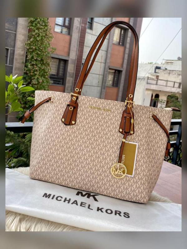 MK-Inspired Voyager Tote Bag (Biege-Brown) Main image