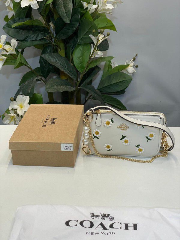 Coach Nolita With Box (Daisy)