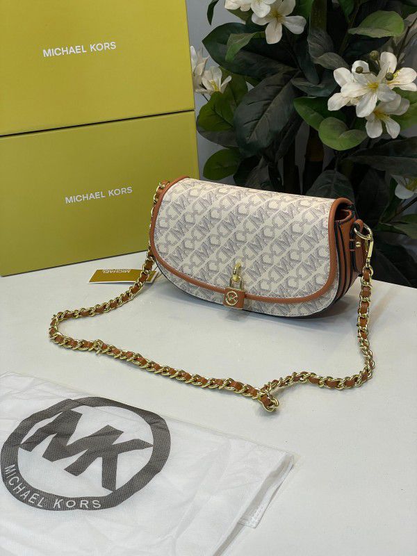 MK-Inspired Mila Shoulder Bag With Box (Biege) Secondary image