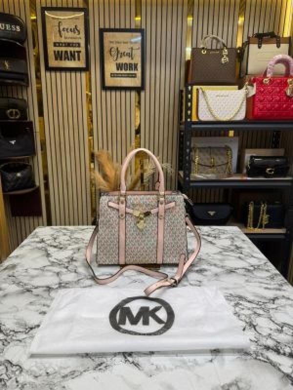 MK-inspired Hamilton Handbag With Dust Bag (Pink) Main image