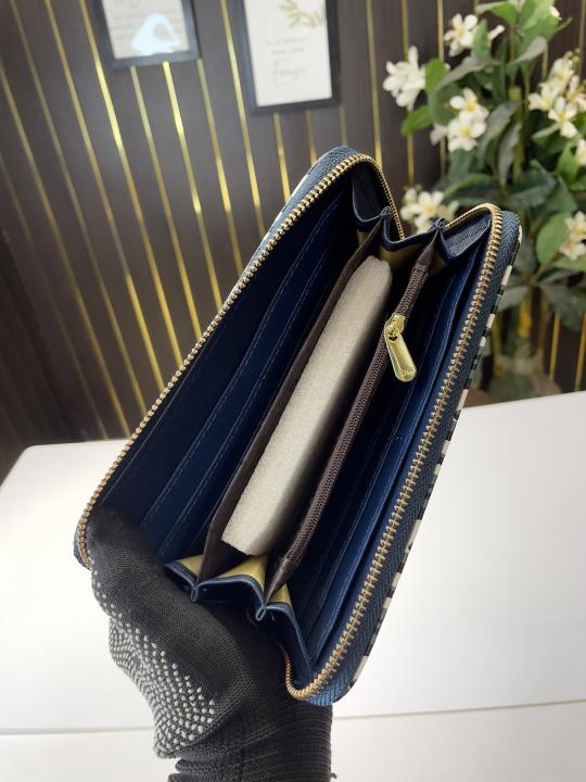 D-Inspired women's wallet with box