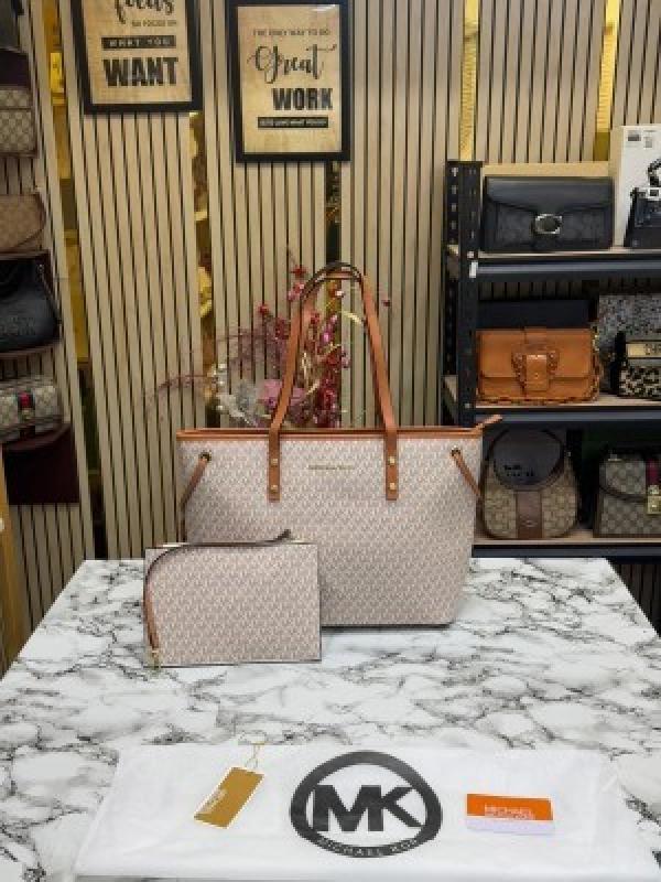 MK-inspired Jet Set Travel Tote With Wallet (Beige)