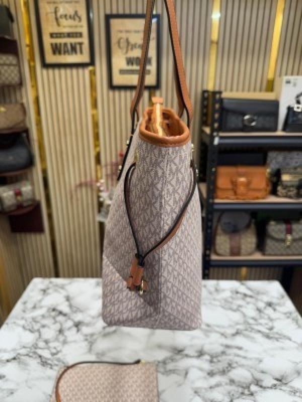 MK-inspired Jet Set Travel Tote With Wallet (Beige)