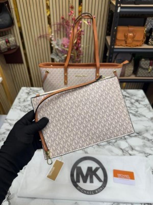 MK-inspired Jet Set Travel Tote With Wallet (Beige)