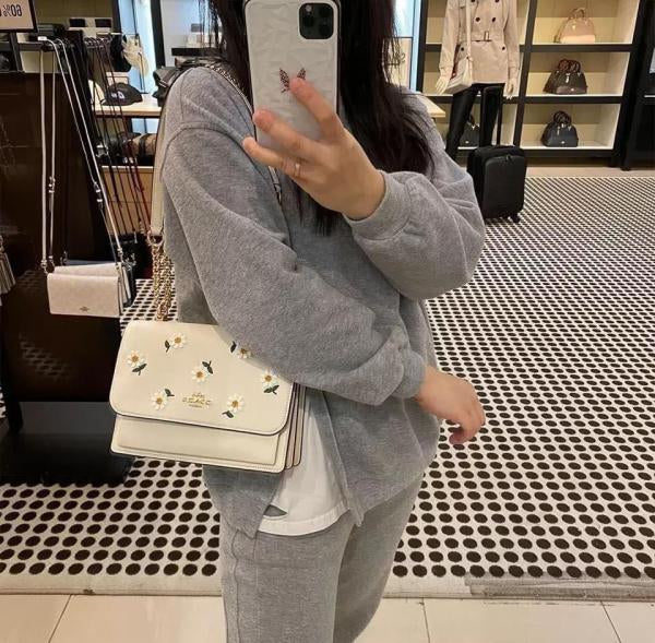 C-Inspired Klare Daisy Shoulder Bag With Box (White-Flower)