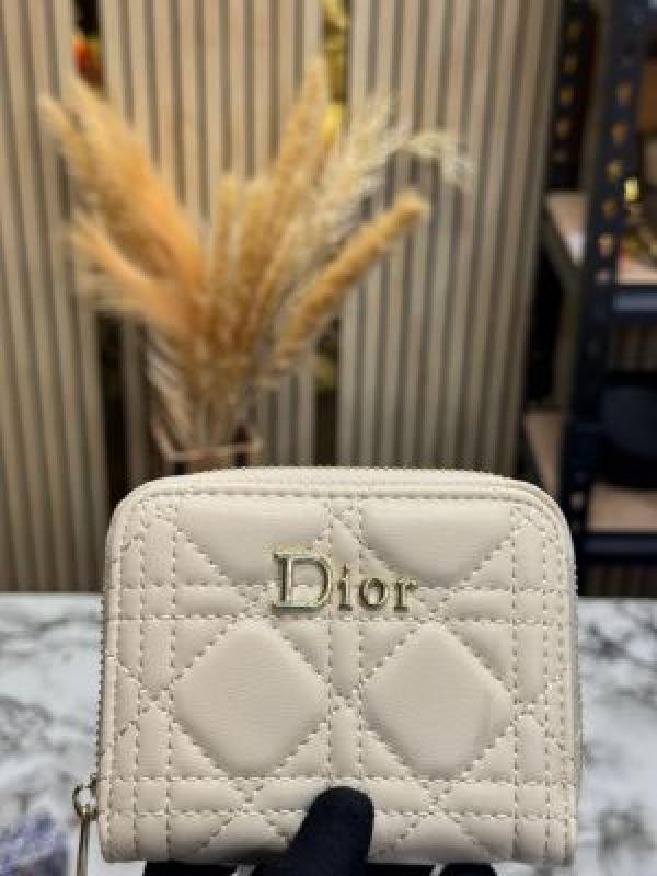 D-INSPIRED CANNAGE QUILTED ZIPPER WALLET INCLUDES BOX AND DUST BAG (BEIGE) Secondary image
