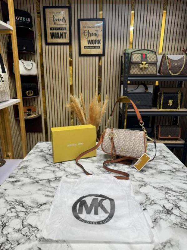 MK-Inspired Jet Set Charm Shoulder Bag With Box And Dust Bag (Beige)