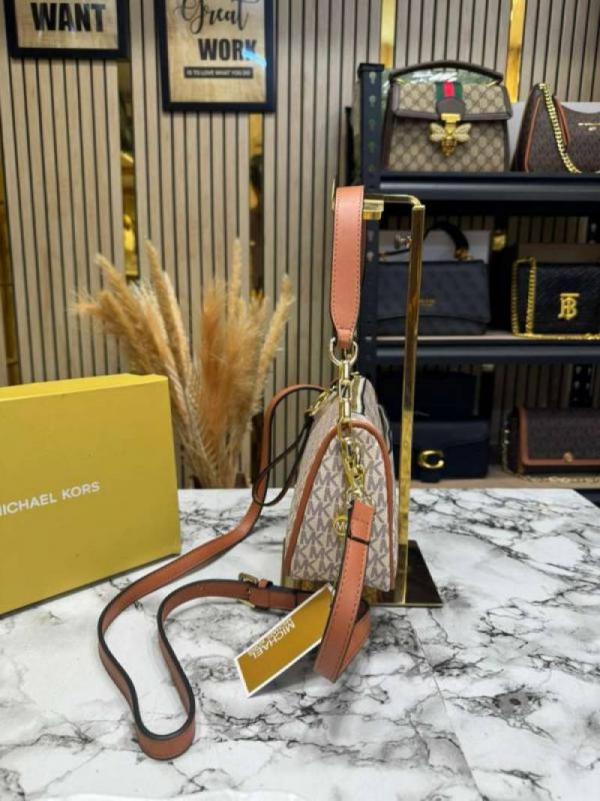 MK-Inspired Jet Set Charm Shoulder Bag With Box And Dust Bag (Beige)