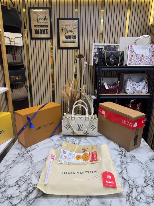 LV-Inspired On The Go East West Bi-Color Monogram Handbag With Double Box Packaging (White)