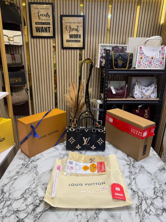 LV-inspired On The Go East West Bi-color Monogram Handbag With Double Box Packaging (Black-White)