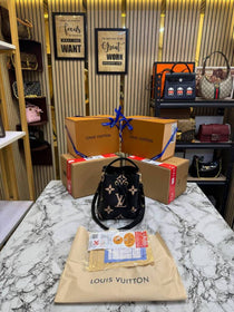 LV-Inspired Neo Noe BB Giant Monogram Leather Bucket Bag (White-Black)