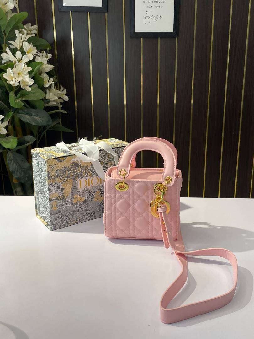 D-Inspired Lady Signature Small Bag 18 cm with Original Folding Box (Pink) Secondary image