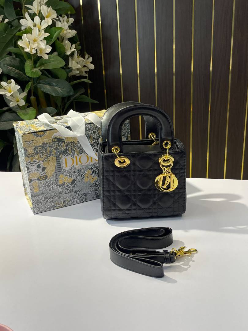 D-Inspired Lady Signature Small Bag 18 cm with Original Folding Box (Black) Secondary image