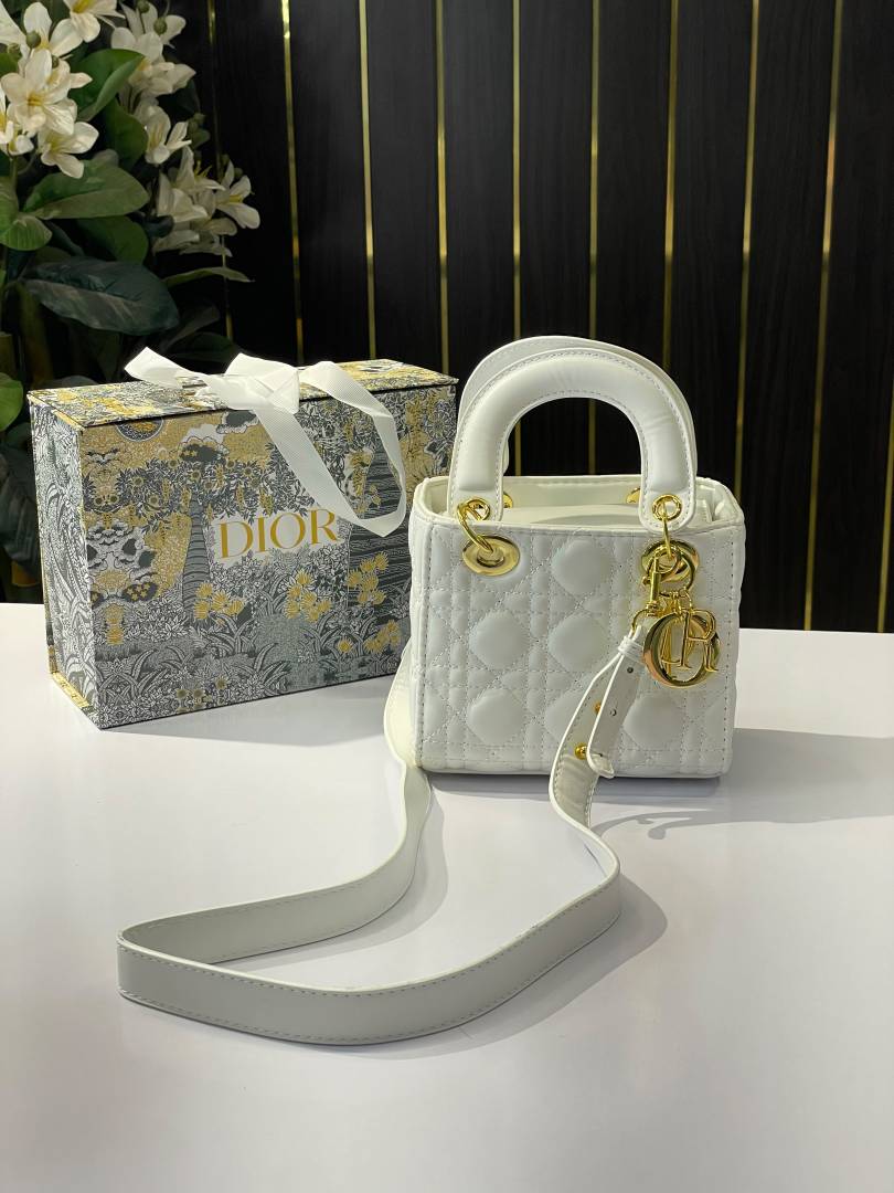 D-Inspired Lady Signature Small Bag 18 cm with Original Folding Box (White)