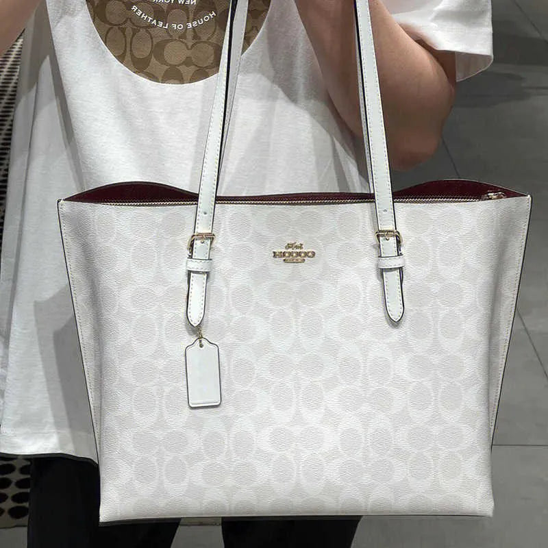 C-inspired Mollie Tote Bag With Dust Bag (White) Secondary image