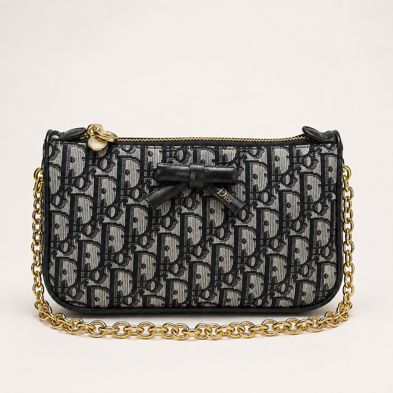 D-Inspired Oblique Jacquard Bow Chain Crossbody Bag (Black)