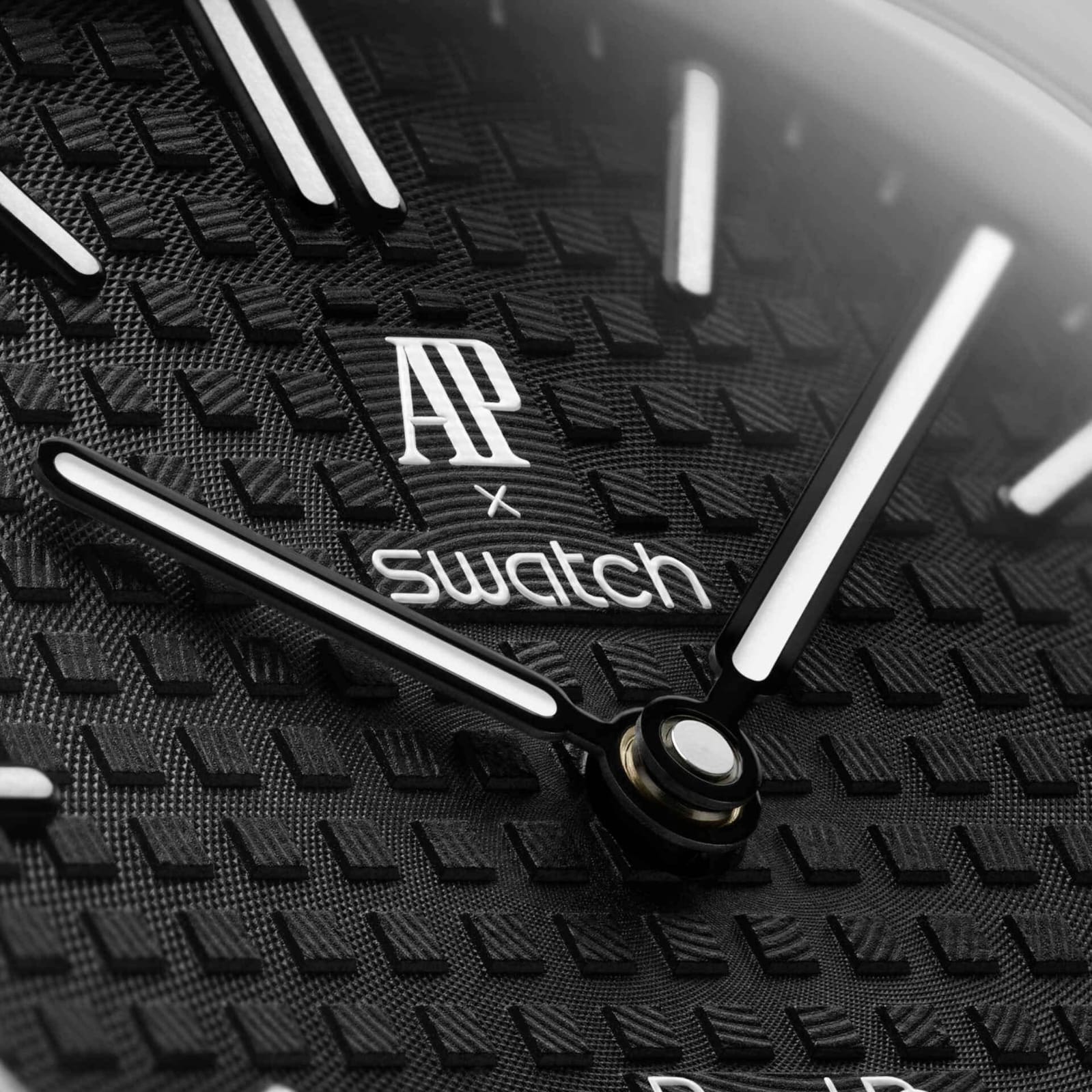 AP x Swatch Royal Pop (OCHO NEGRO) Secondary image