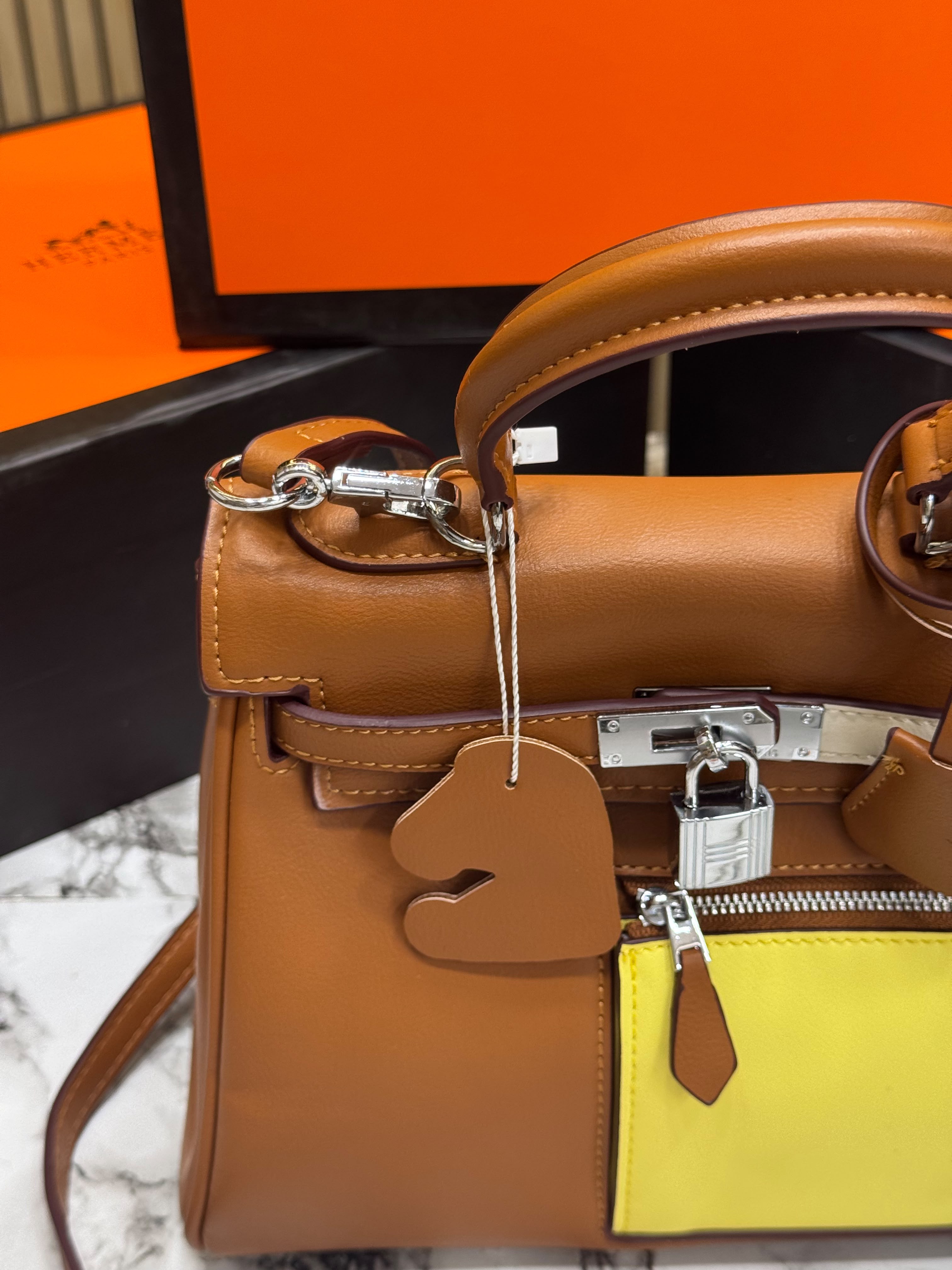 H-Inspired Kelly 25 Colormatic Retourne With Box And Dust Bag (Brown) Secondary image