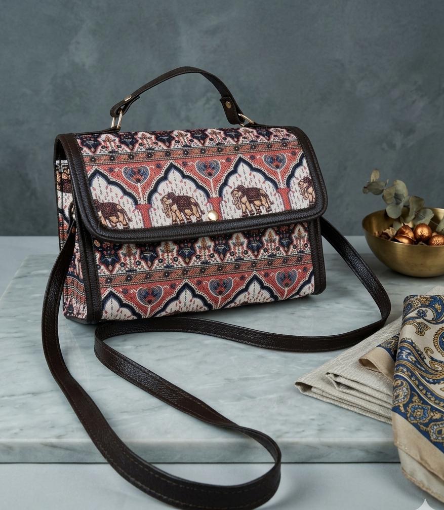 THE MOUSE SLING BAG Main image