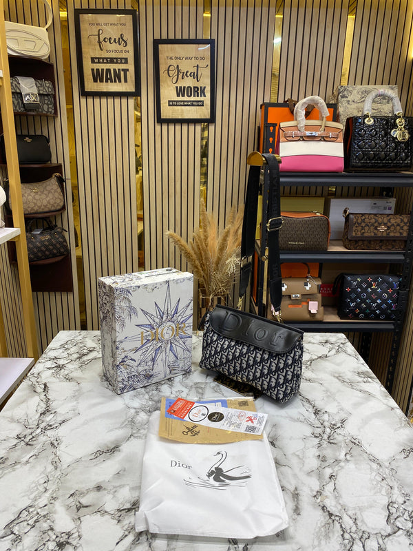 D-inspired Noir Shoulder Bag With Box And Dust Bag (Black)