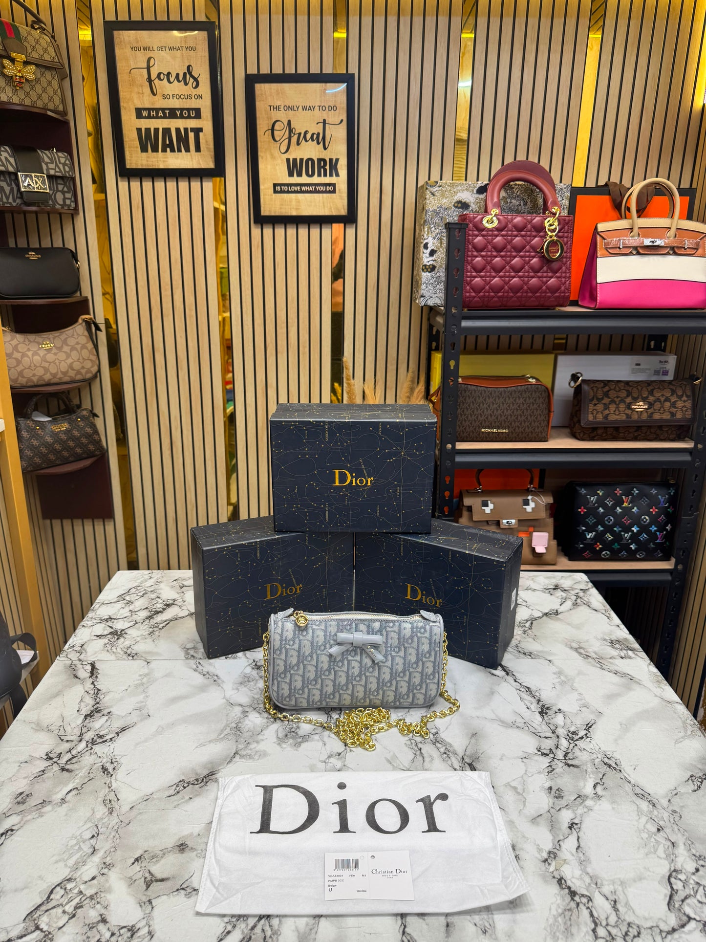 D-Inspired Oblique Jacquard Bow Chain Crossbody Bag (Grey)