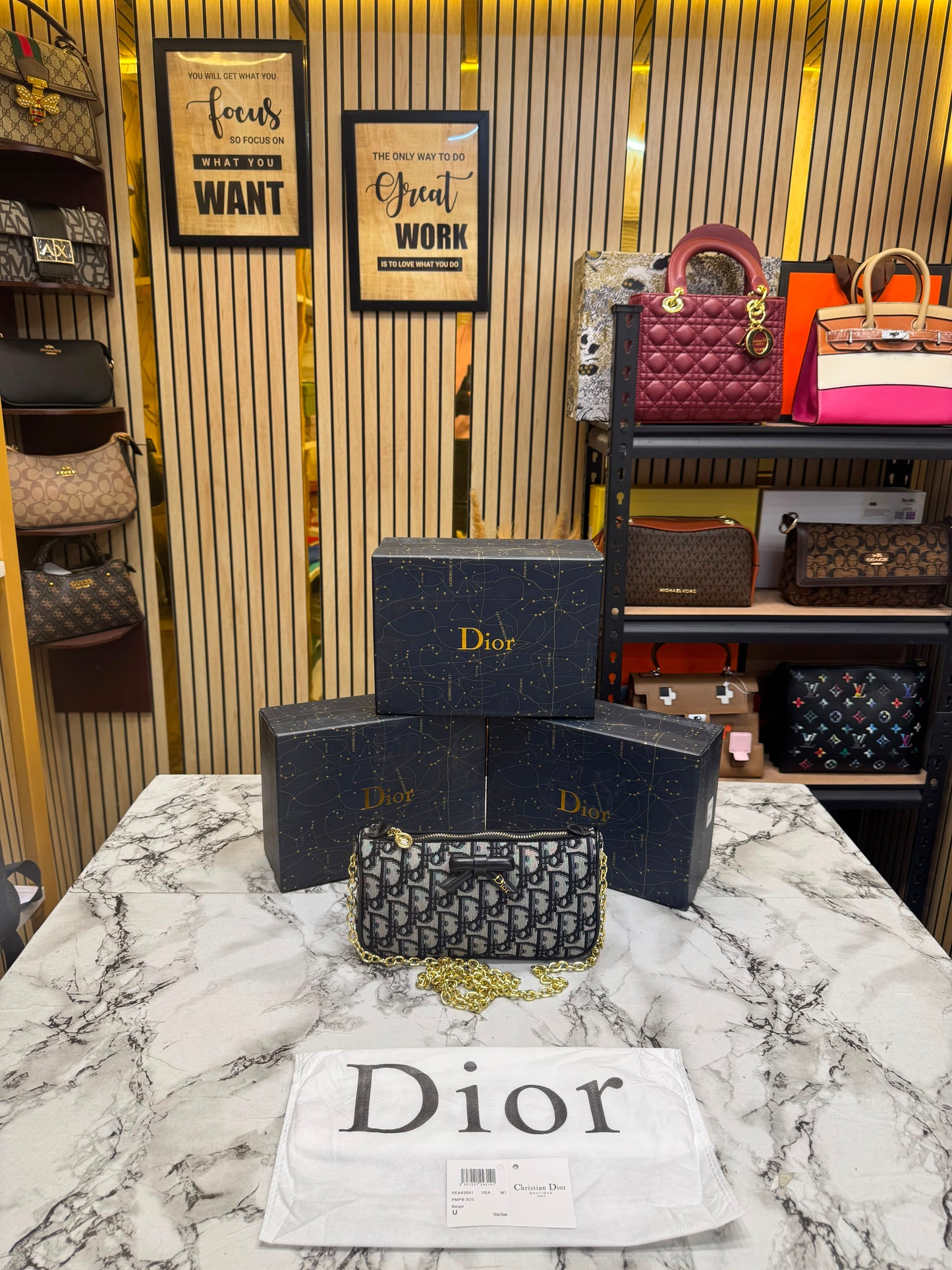 D-Inspired Oblique Jacquard Bow Chain Crossbody Bag (Black)