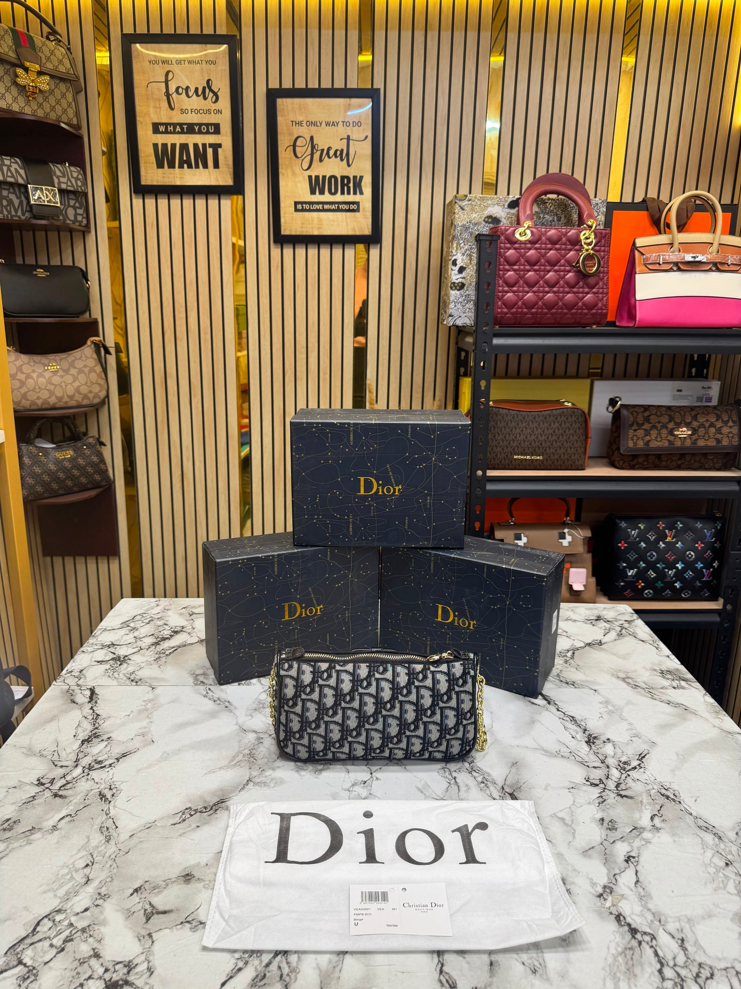 D-Inspired Oblique Jacquard Bow Chain Crossbody Bag (Black)