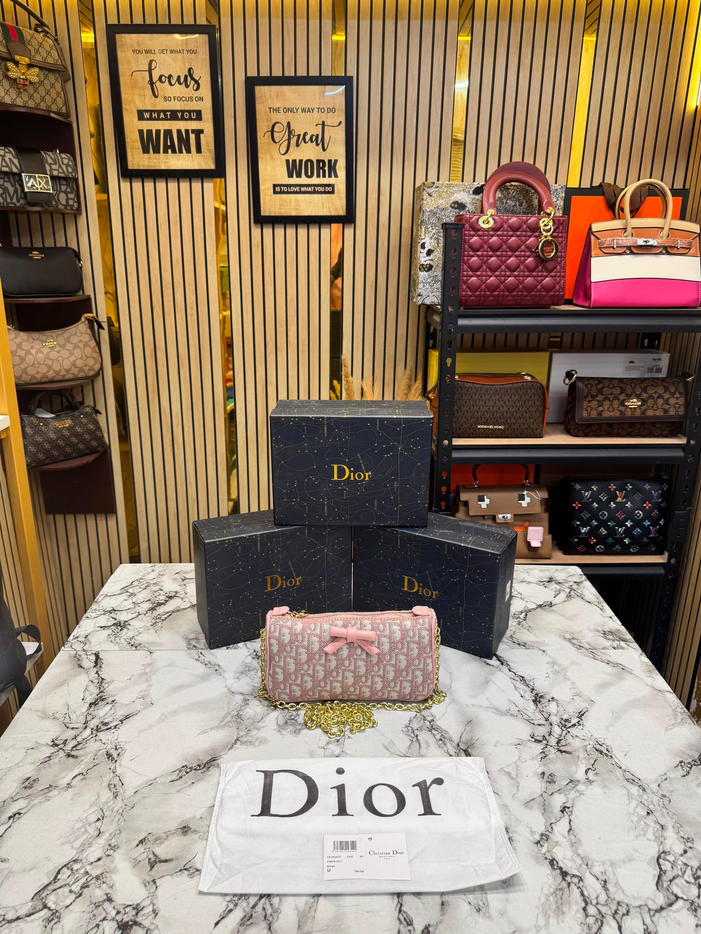 D-Inspired Oblique Jacquard Bow Chain Crossbody Bag (Pink)
