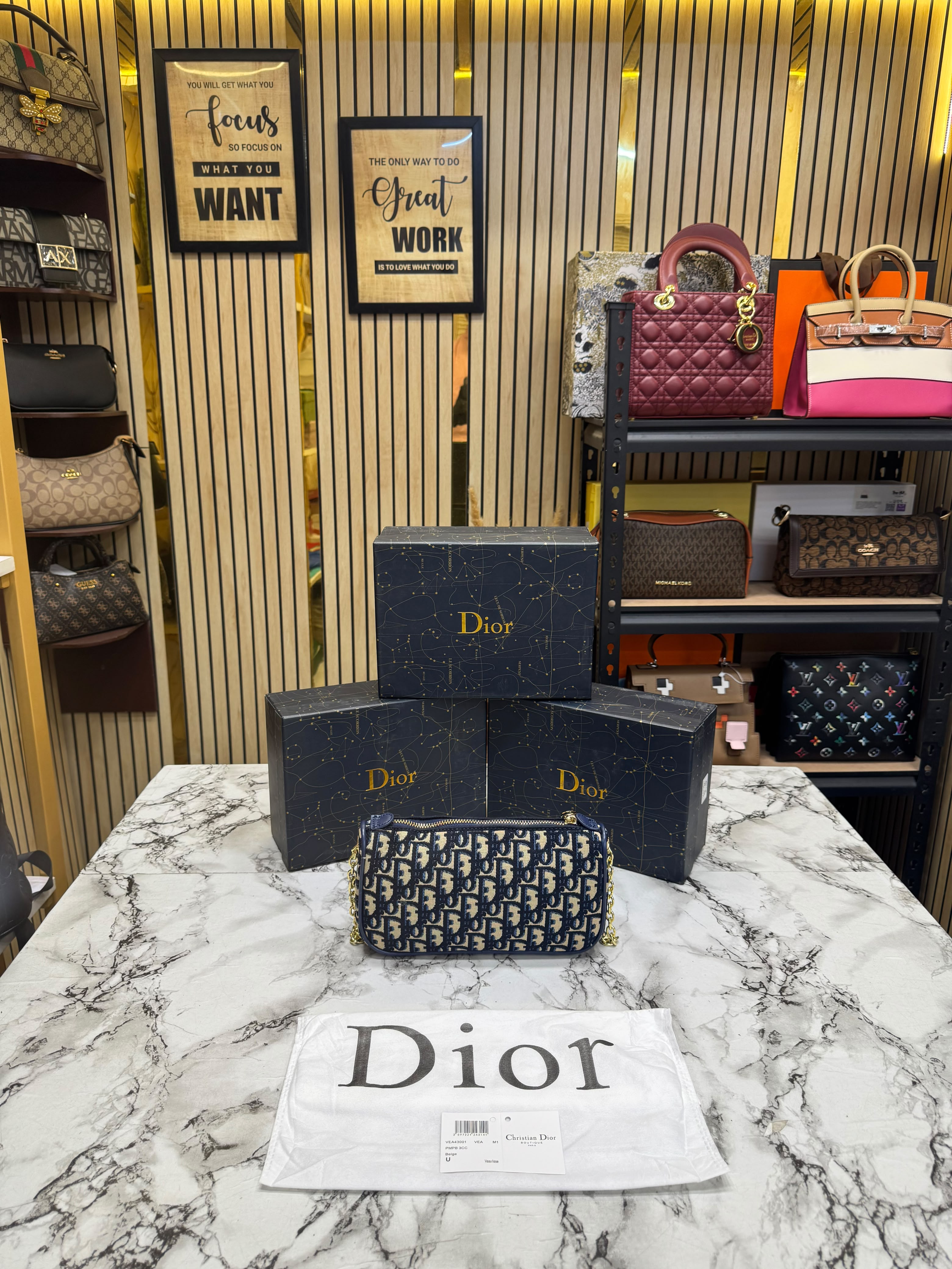 D-Inspired Oblique Jacquard Bow Chain Crossbody Bag (Blue) Secondary image
