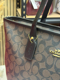Coach Signature Canvas Zip Tote Bag With Box And Dust Bag (Coffee)