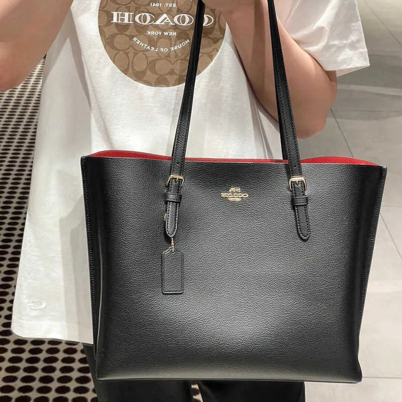 C-inspired mollie tote bag with dust bag (Black) Main image
