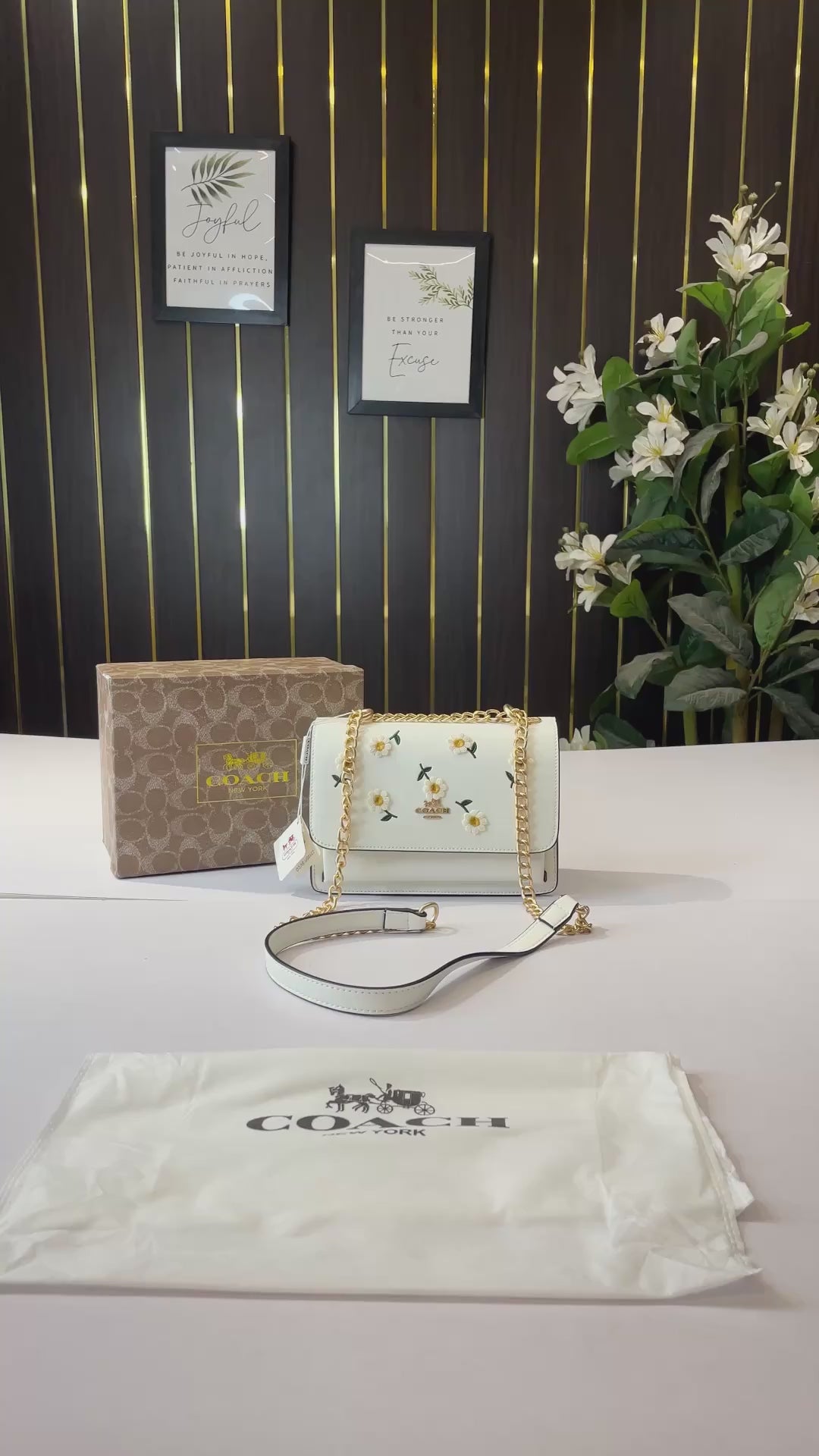 C-Inspired Klare Daisy Shoulder Bag With Box (White-Flower)