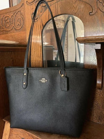 C-Inspired City Tote Bag With Box ( Black)