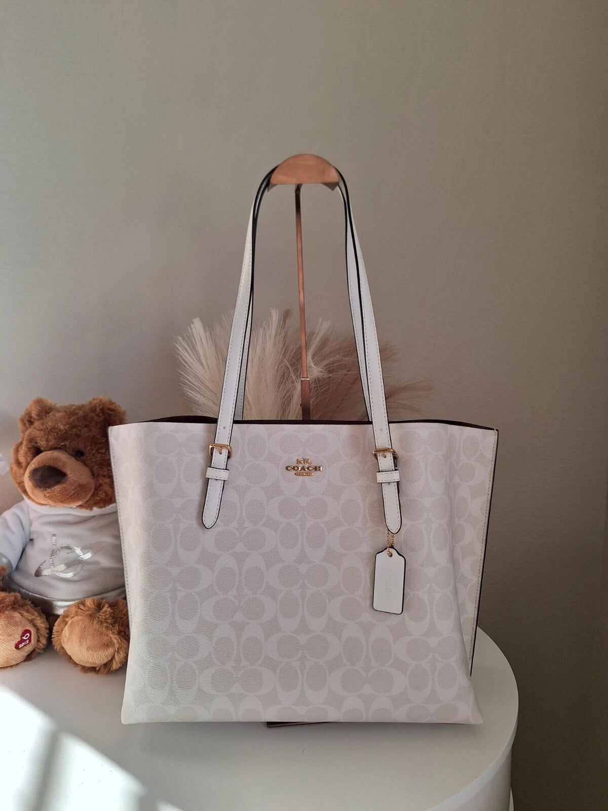 C-inspired Mollie Tote Bag With Dust Bag (White) Main image